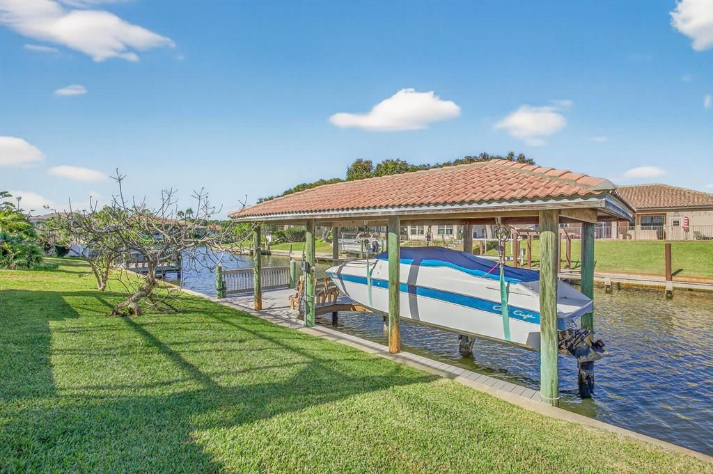 待售: $795,000 (4 贝兹, 2 浴室, 2330 平方英尺)