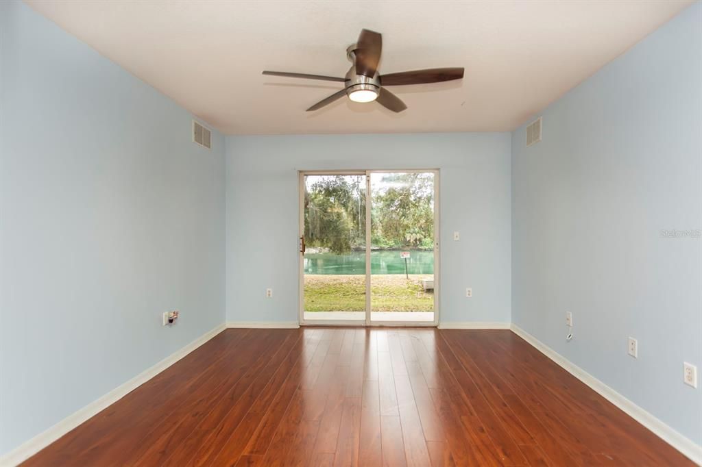 На продажу: $150,000 (2 спален, 2 ванн, 1008 Квадратных фут)