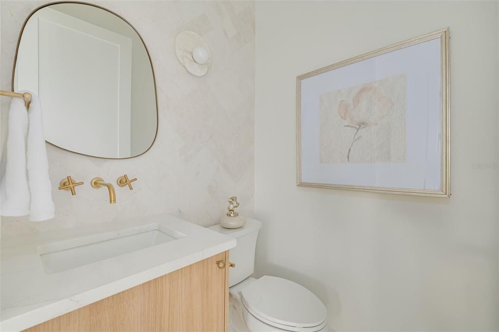 Под контрактом: $1,399,900 (4 спален, 4 ванн, 3086 Квадратных фут)