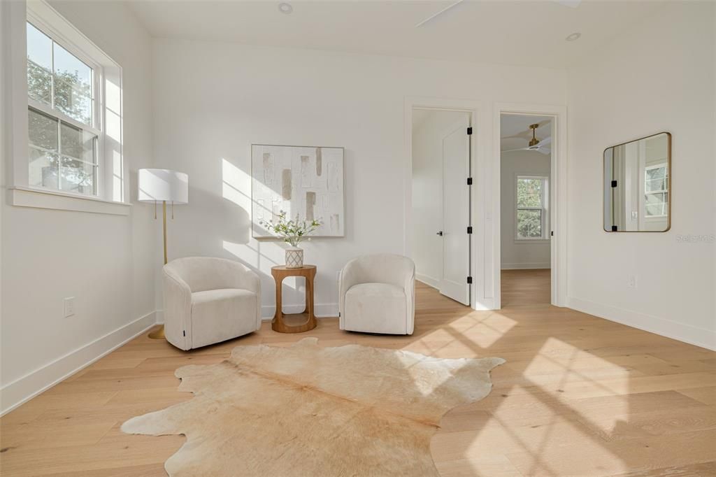 Под контрактом: $1,399,900 (4 спален, 4 ванн, 3086 Квадратных фут)