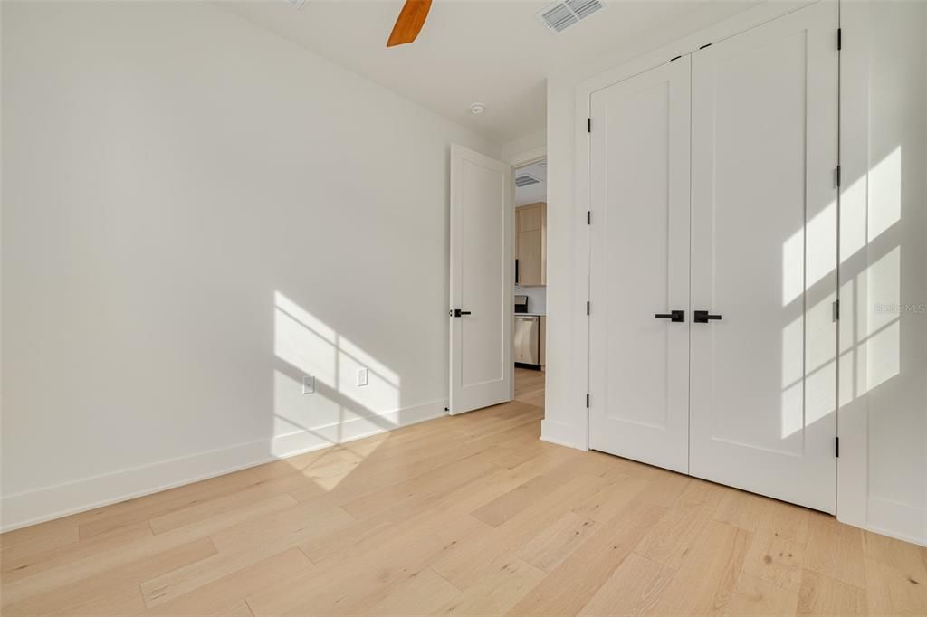 Под контрактом: $1,399,900 (4 спален, 4 ванн, 3086 Квадратных фут)