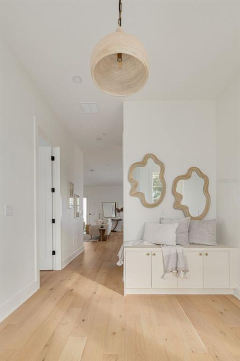 Под контрактом: $1,399,900 (4 спален, 4 ванн, 3086 Квадратных фут)