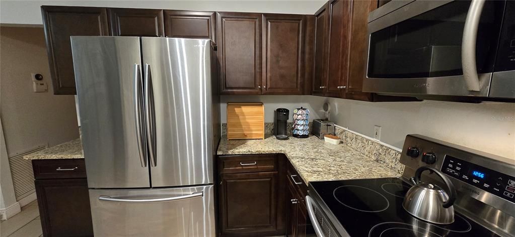 For Sale: $335,000 (3 beds, 2 baths, 1311 Square Feet)