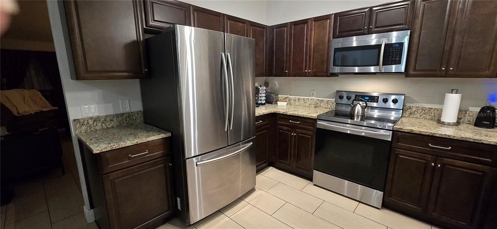 For Sale: $335,000 (3 beds, 2 baths, 1311 Square Feet)