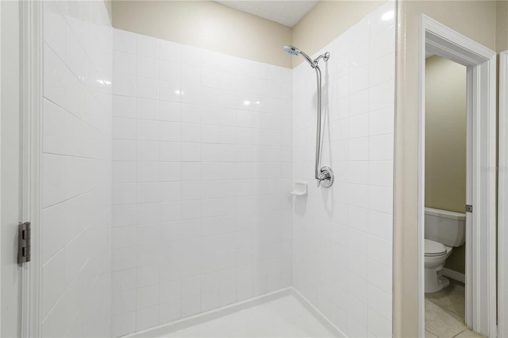 For Sale: $424,900 (5 beds, 2 baths, 2415 Square Feet)