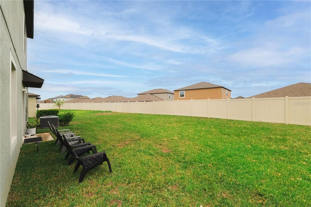 For Sale: $424,900 (5 beds, 2 baths, 2415 Square Feet)