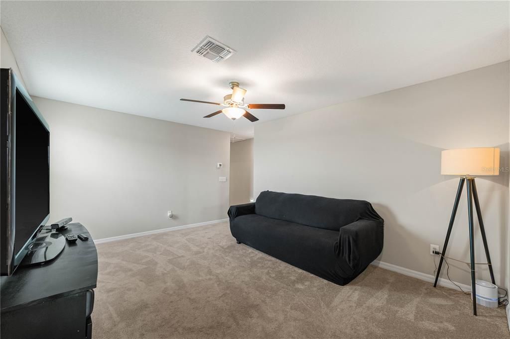 For Sale: $424,900 (5 beds, 2 baths, 2415 Square Feet)