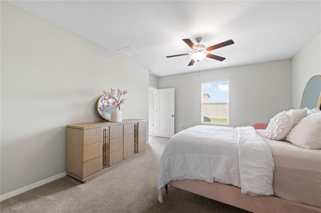 For Sale: $424,900 (5 beds, 2 baths, 2415 Square Feet)