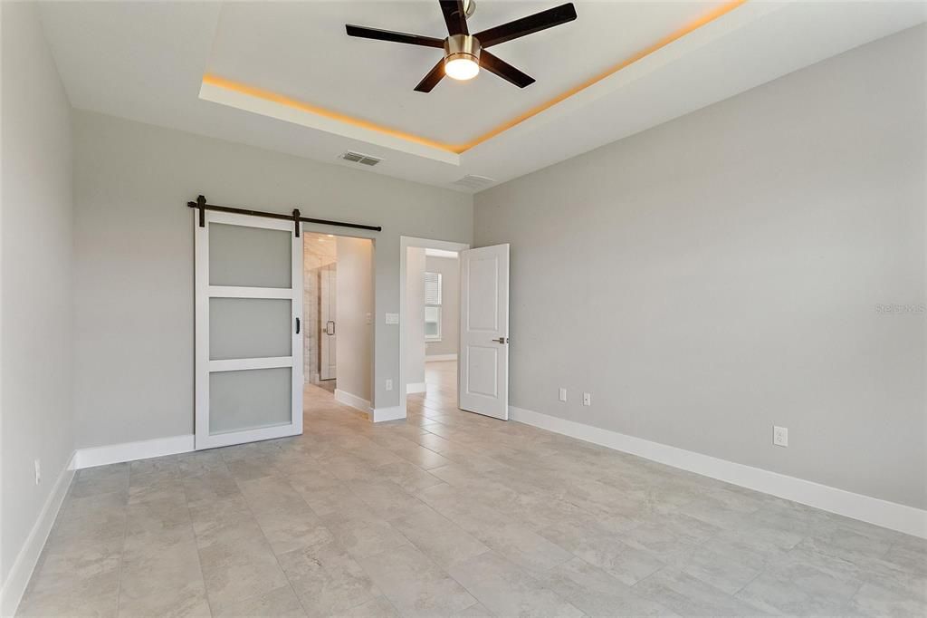 En Venta: $389,000 (4 camas, 2 baños, 1717 Pies cuadrados)