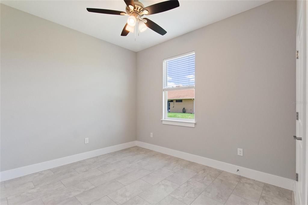 En Venta: $389,000 (4 camas, 2 baños, 1717 Pies cuadrados)