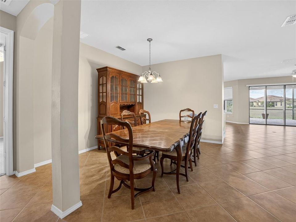 待售: $440,000 (3 贝兹, 2 浴室, 2183 平方英尺)