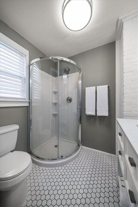 For Sale: $425,000 (5 beds, 3 baths, 1980 Square Feet)