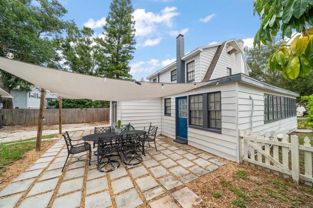 For Sale: $425,000 (5 beds, 3 baths, 1980 Square Feet)