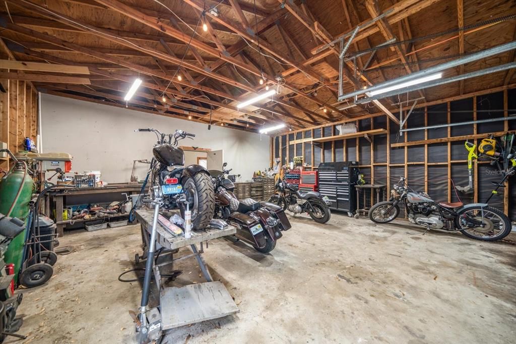 For Sale: $425,000 (5 beds, 3 baths, 1980 Square Feet)