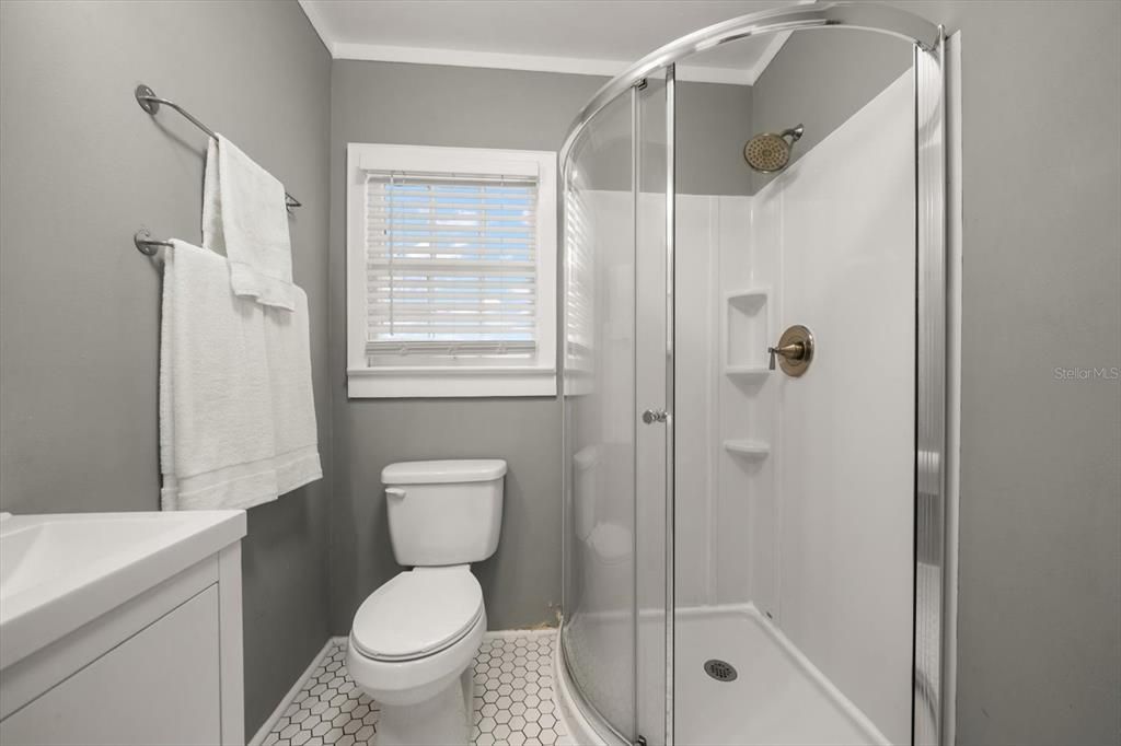 For Sale: $425,000 (5 beds, 3 baths, 1980 Square Feet)