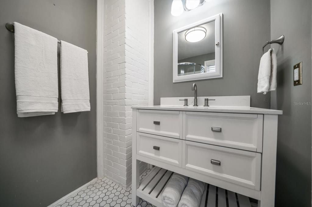 For Sale: $425,000 (5 beds, 3 baths, 1980 Square Feet)