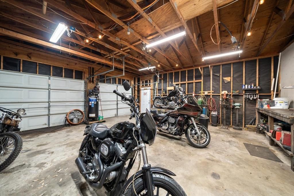 For Sale: $425,000 (5 beds, 3 baths, 1980 Square Feet)