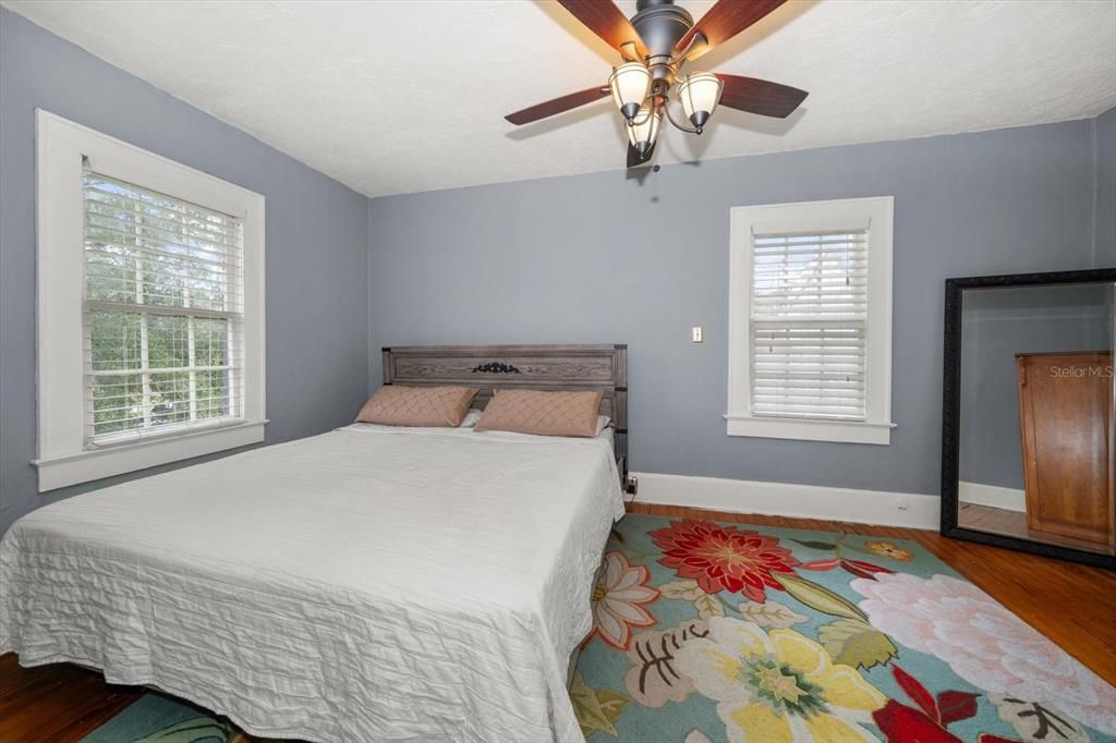 For Sale: $425,000 (5 beds, 3 baths, 1980 Square Feet)