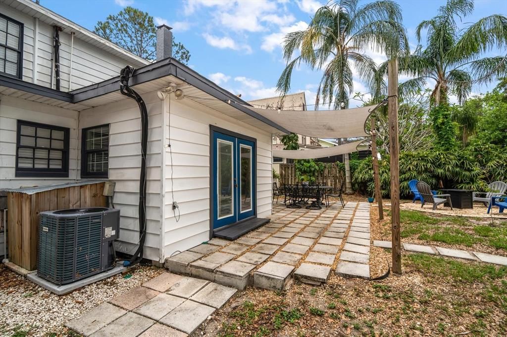 For Sale: $425,000 (5 beds, 3 baths, 1980 Square Feet)