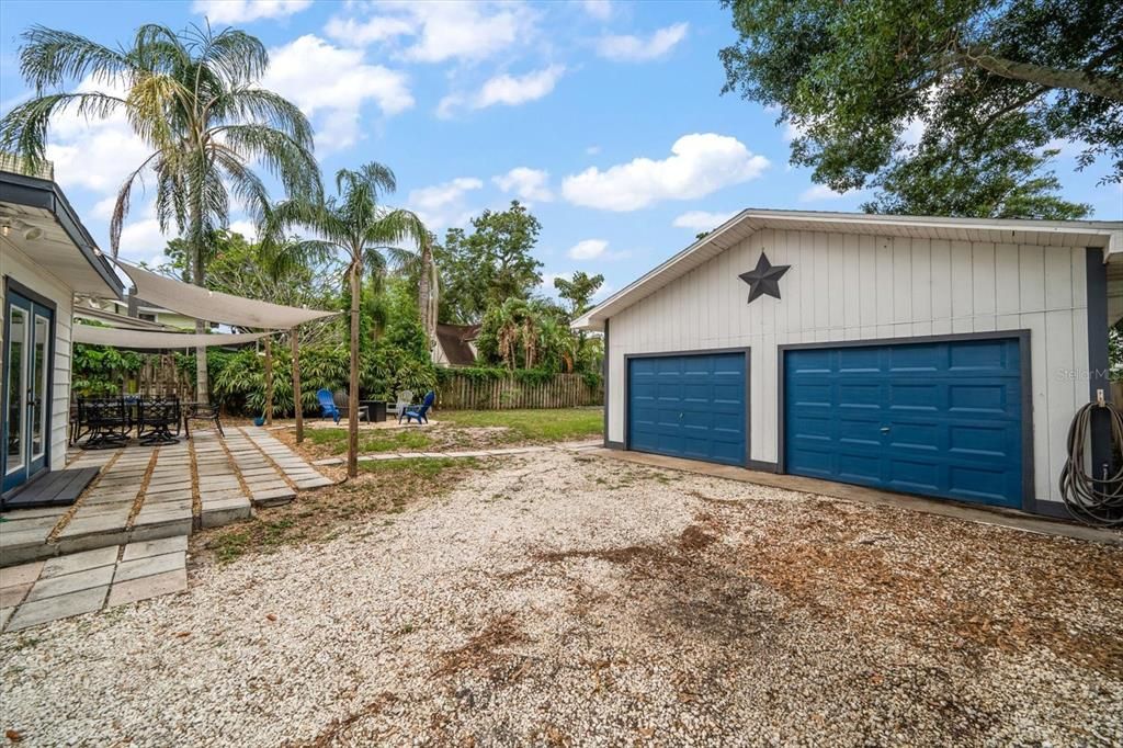 For Sale: $425,000 (5 beds, 3 baths, 1980 Square Feet)