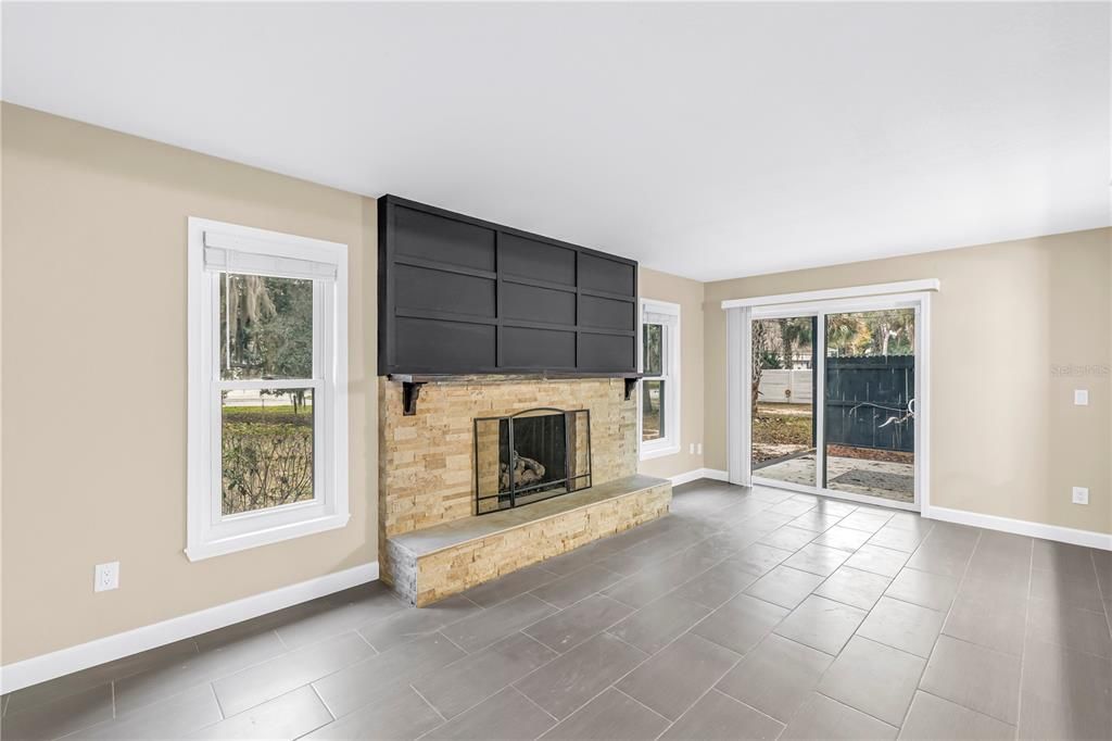 待售: $325,000 (3 贝兹, 2 浴室, 1610 平方英尺)