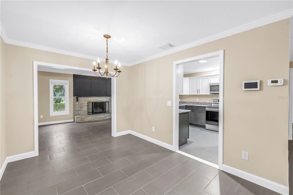 待售: $325,000 (3 贝兹, 2 浴室, 1610 平方英尺)