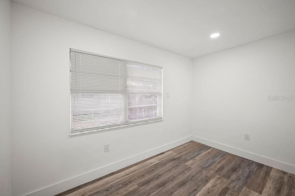 For Sale: $249,000 (3 beds, 2 baths, 1098 Square Feet)