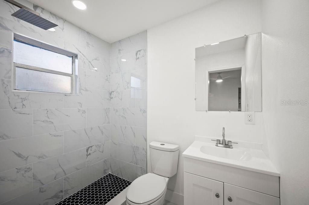 For Sale: $249,000 (3 beds, 2 baths, 1098 Square Feet)