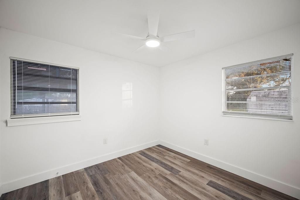 For Sale: $249,000 (3 beds, 2 baths, 1098 Square Feet)