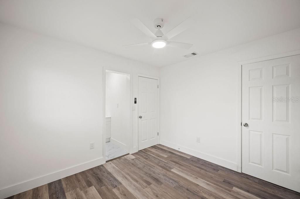 For Sale: $249,000 (3 beds, 2 baths, 1098 Square Feet)