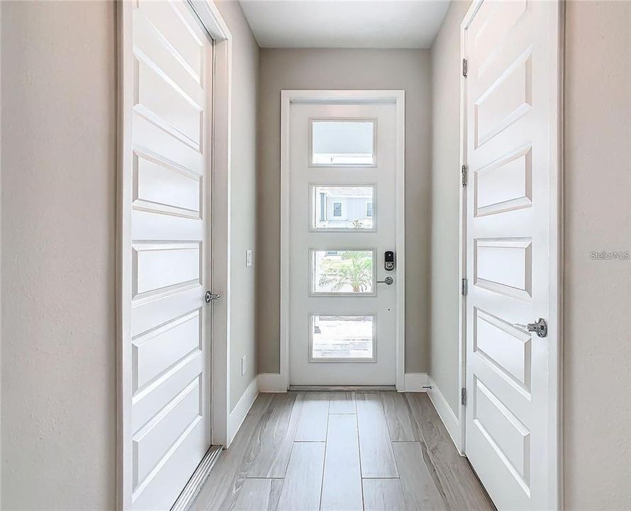 For Rent: $2,300 (3 beds, 2 baths, 1704 Square Feet)