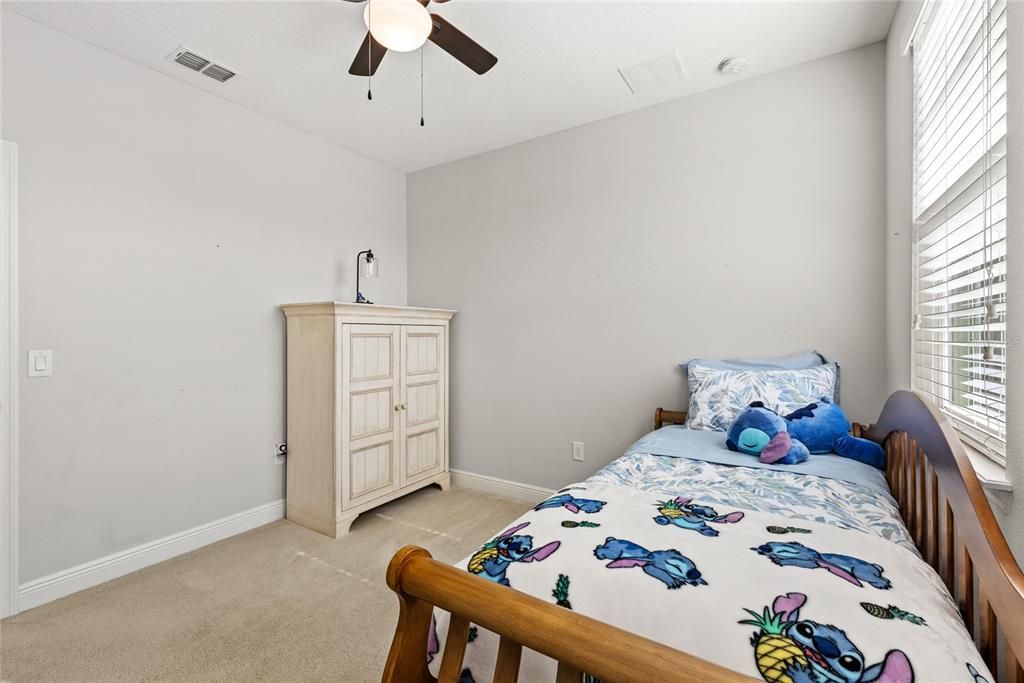 En Venta: $715,000 (5 camas, 3 baños, 2808 Pies cuadrados)