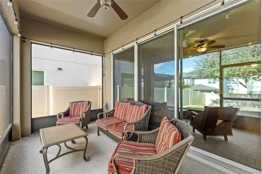 En Venta: $715,000 (5 camas, 3 baños, 2808 Pies cuadrados)