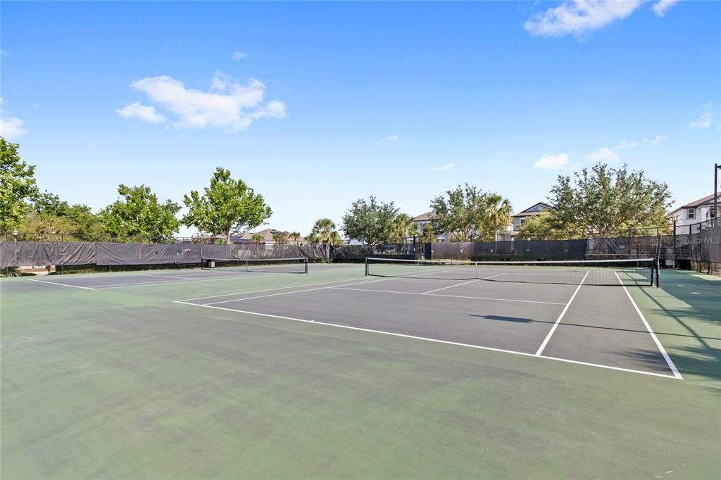 En Venta: $715,000 (5 camas, 3 baños, 2808 Pies cuadrados)