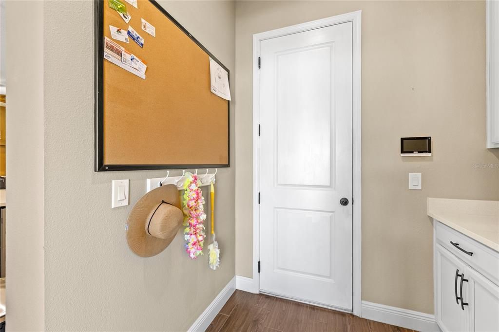 En Venta: $715,000 (5 camas, 3 baños, 2808 Pies cuadrados)