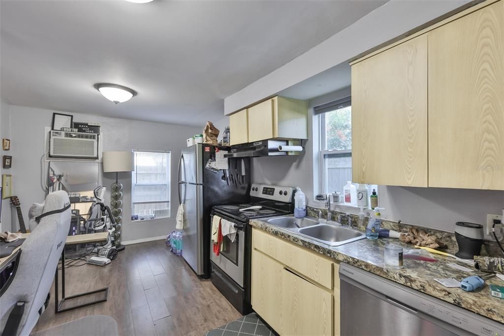 En Venta: $450,000 (3 camas, 0 baños, 1207 Pies cuadrados)