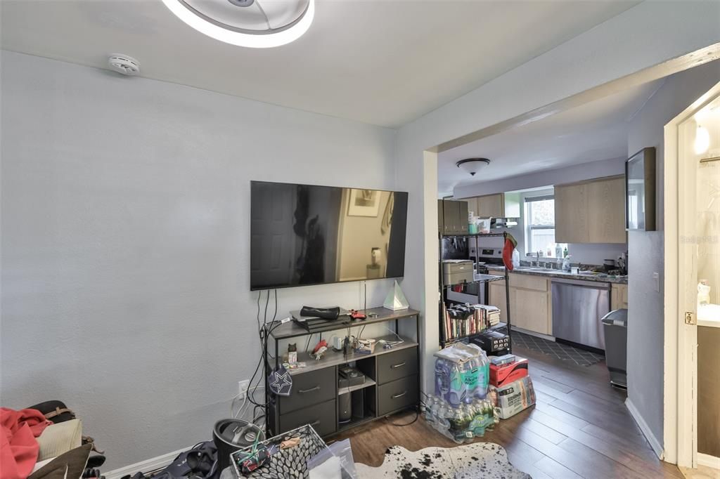 En Venta: $450,000 (3 camas, 0 baños, 1207 Pies cuadrados)