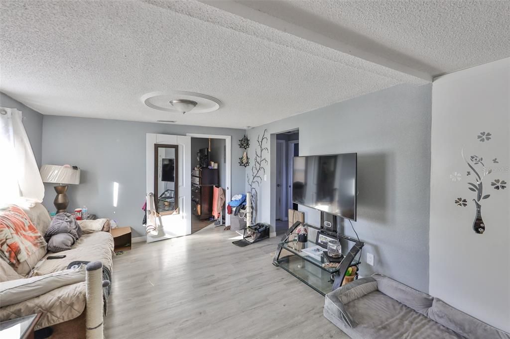 En Venta: $450,000 (3 camas, 0 baños, 1207 Pies cuadrados)