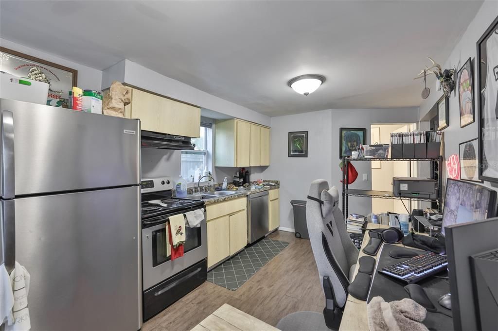 En Venta: $450,000 (3 camas, 0 baños, 1207 Pies cuadrados)