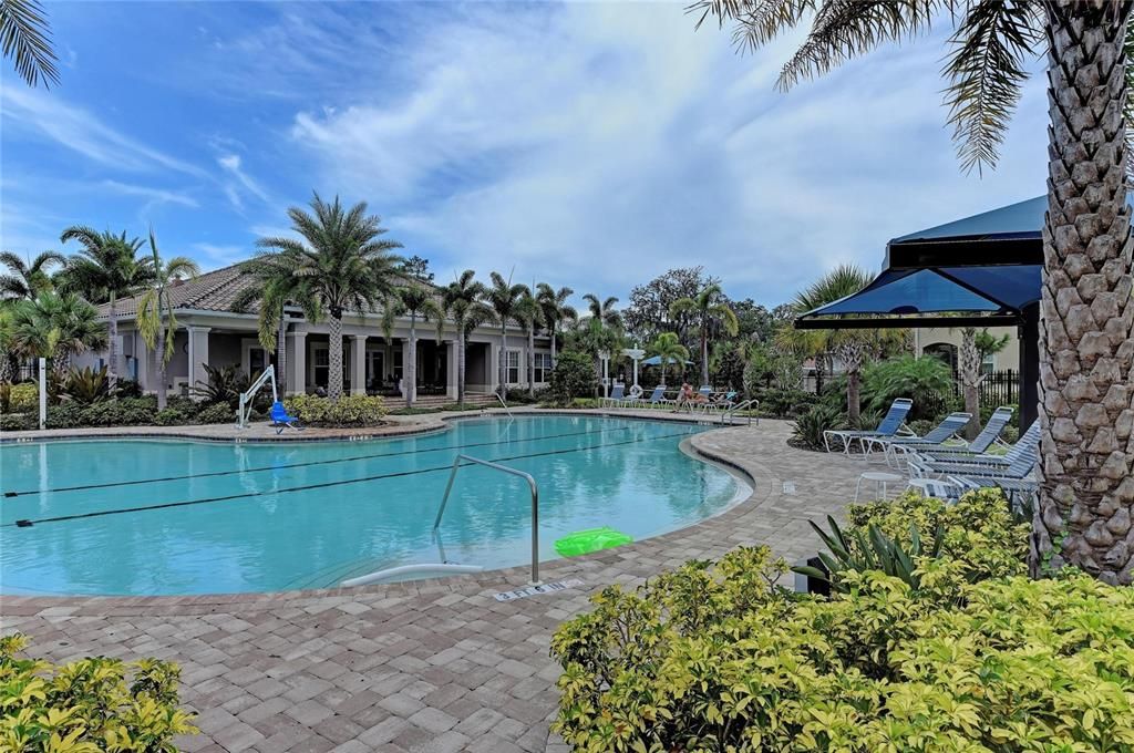 En Venta: $315,000 (3 camas, 2 baños, 1675 Pies cuadrados)