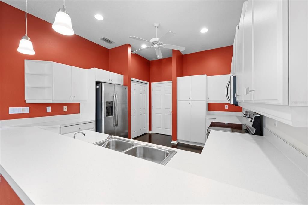 待售: $275,000 (3 贝兹, 2 浴室, 1671 平方英尺)