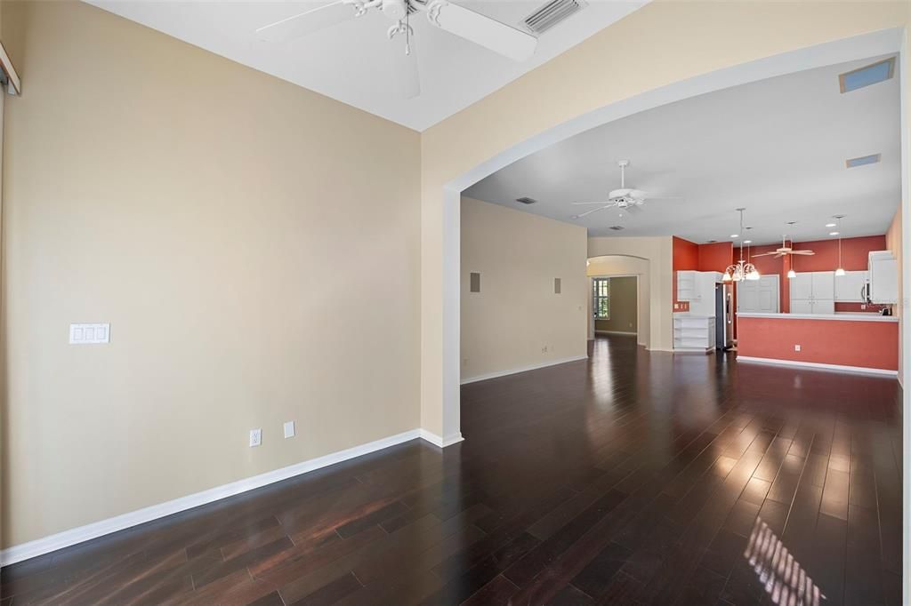 待售: $275,000 (3 贝兹, 2 浴室, 1671 平方英尺)