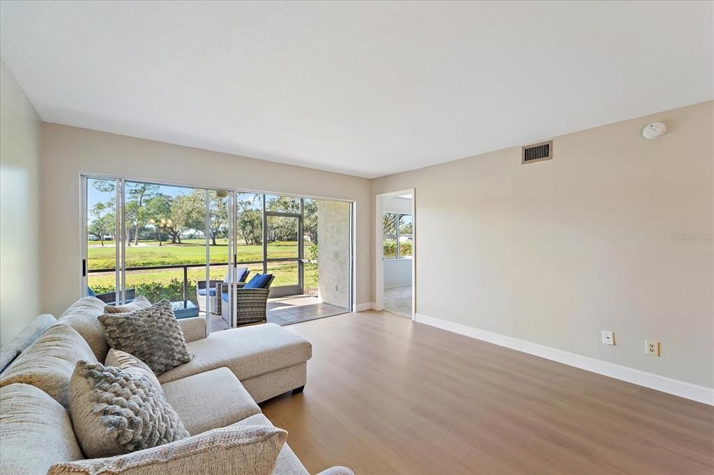 待售: $250,000 (2 贝兹, 2 浴室, 1118 平方英尺)