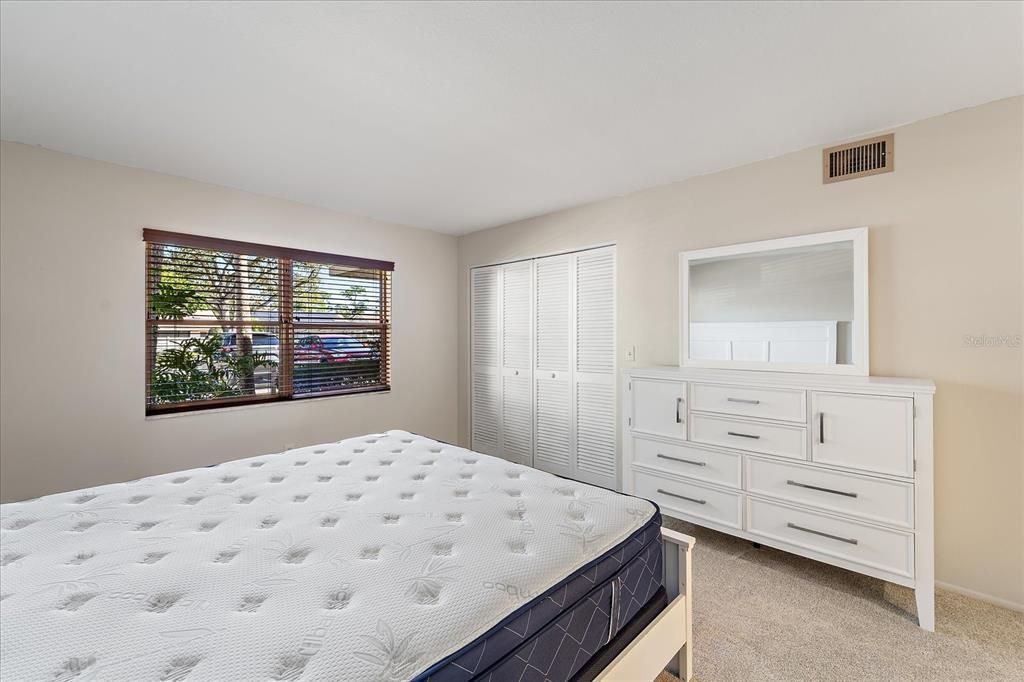 待售: $250,000 (2 贝兹, 2 浴室, 1118 平方英尺)