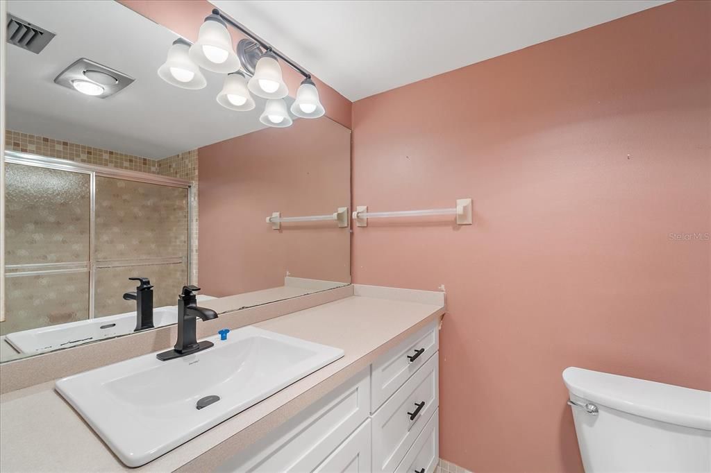 待售: $250,000 (2 贝兹, 2 浴室, 1118 平方英尺)