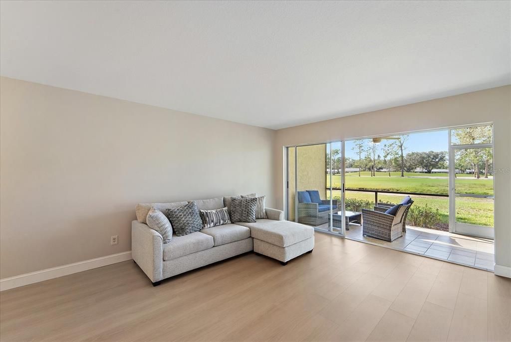 待售: $250,000 (2 贝兹, 2 浴室, 1118 平方英尺)