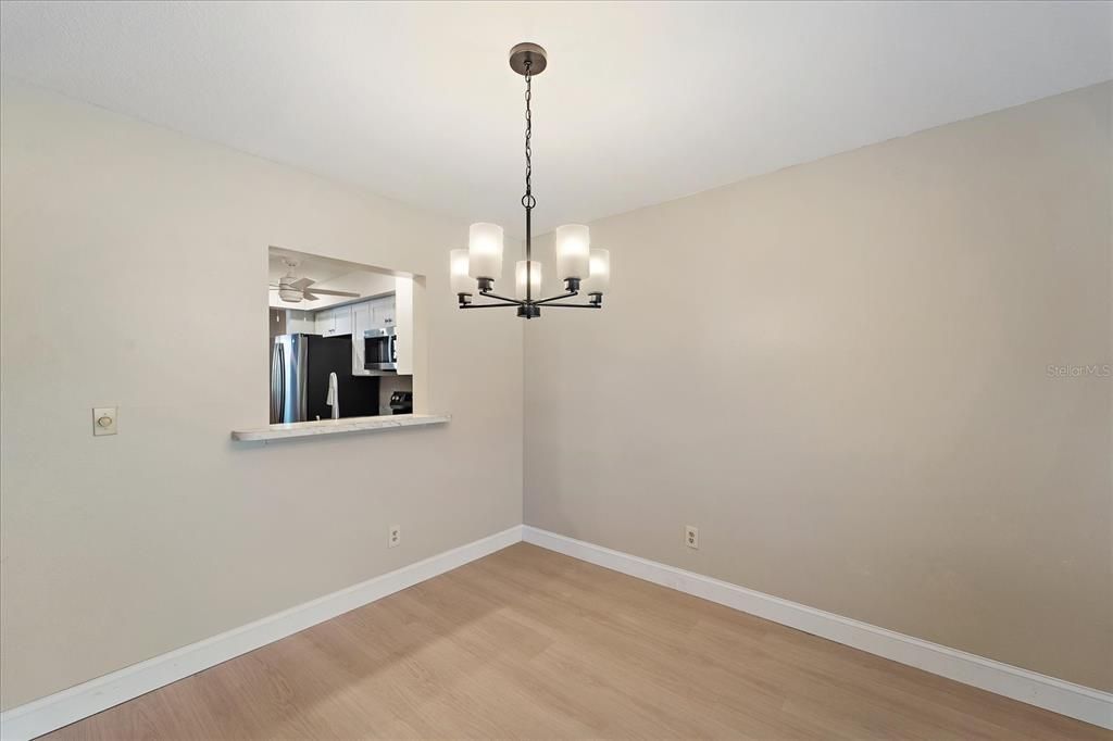 待售: $250,000 (2 贝兹, 2 浴室, 1118 平方英尺)