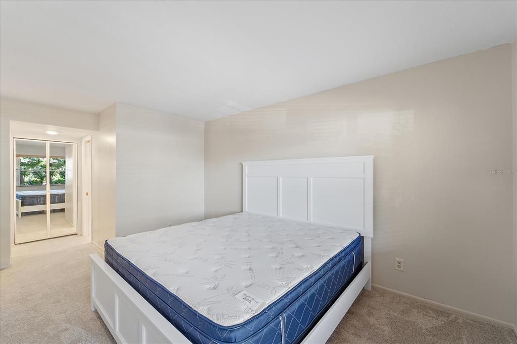 待售: $250,000 (2 贝兹, 2 浴室, 1118 平方英尺)