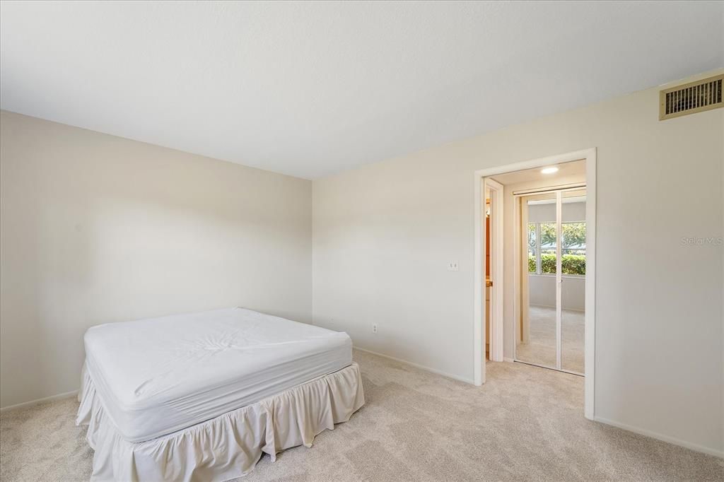 待售: $250,000 (2 贝兹, 2 浴室, 1118 平方英尺)