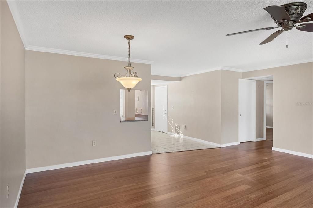 For Sale: $169,995 (2 beds, 2 baths, 1088 Square Feet)